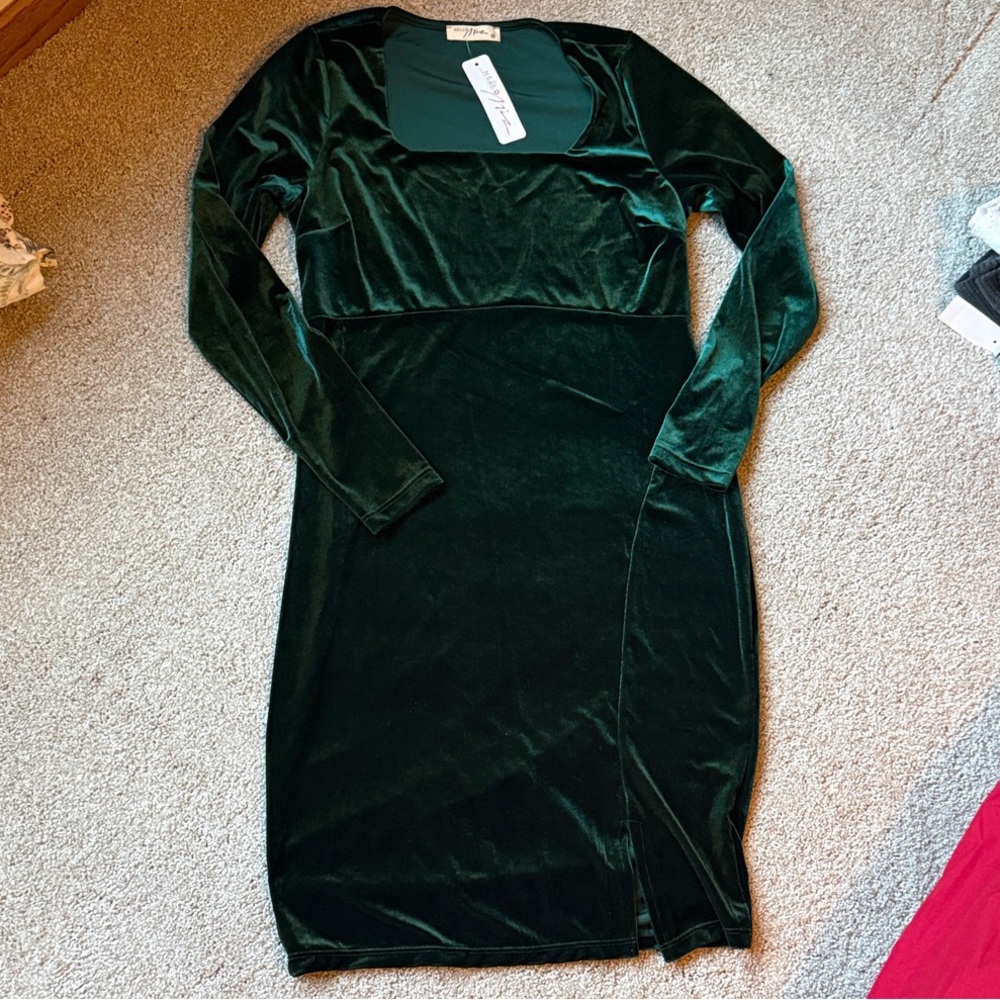 NWT Hello MIZ Dark Green Velvet Long Sleeve Maternity Dress